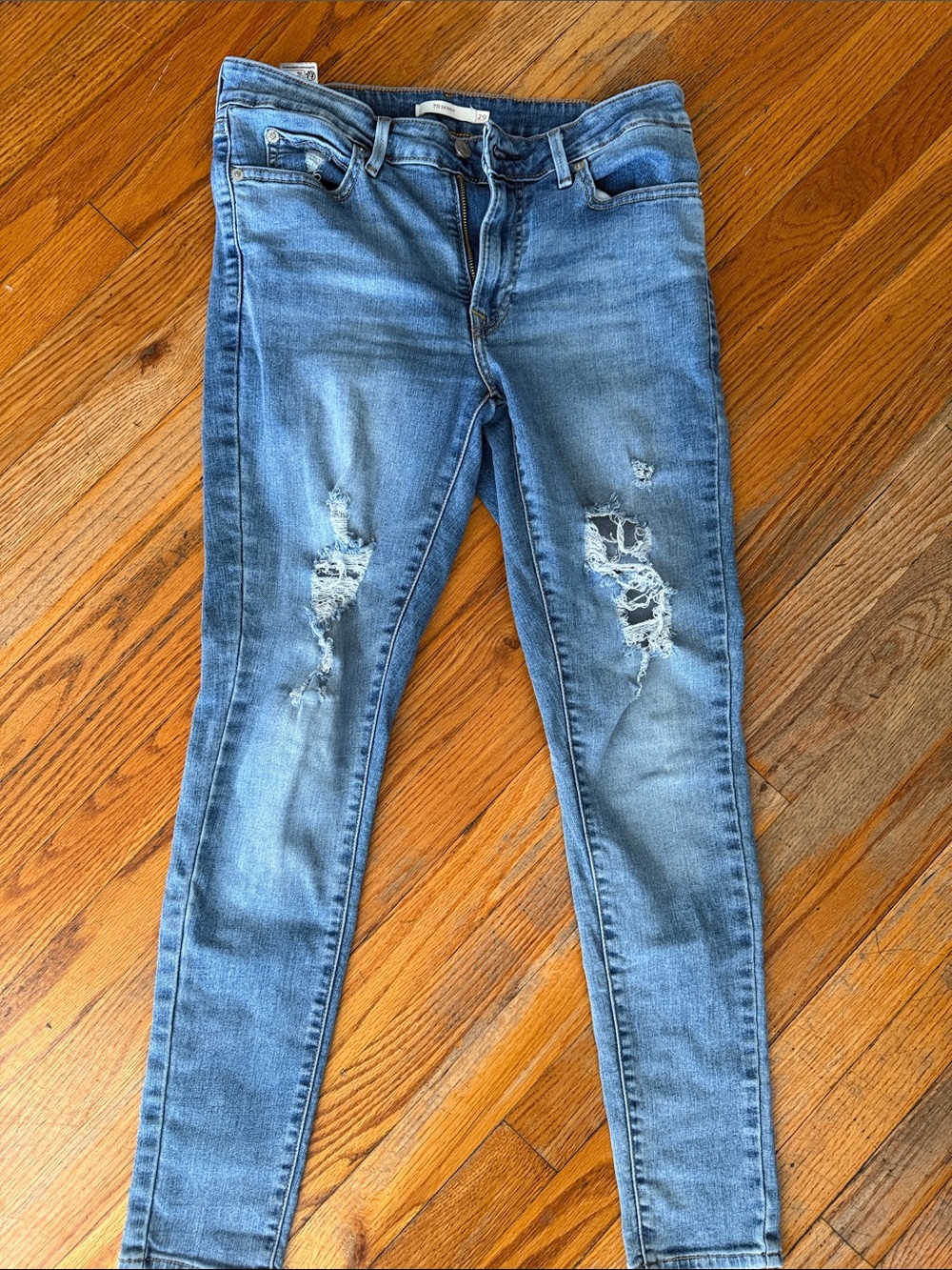 Levi’s Women’s Distressed Light Blue Skinny Jeans